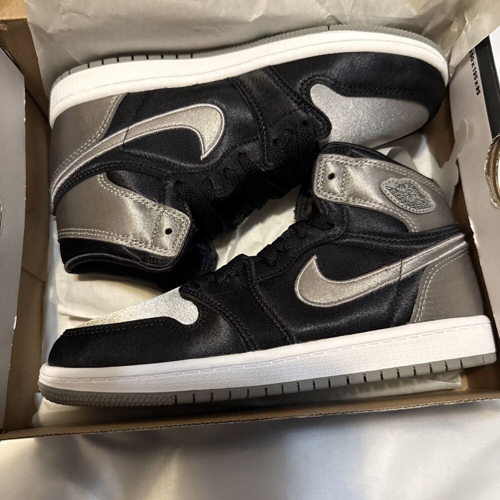 Nike Air Jordan 1 Retro High OG “Satin Shadow” Size 2 Y 100% Real Jordan Brand